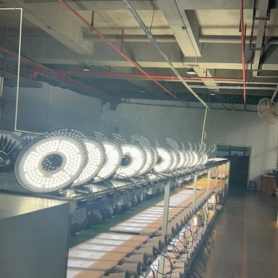 Yüksek Parlaklık 100w 240w UFO Yüksek Körfez Işığı 150lm / W Atölye ve Depo için